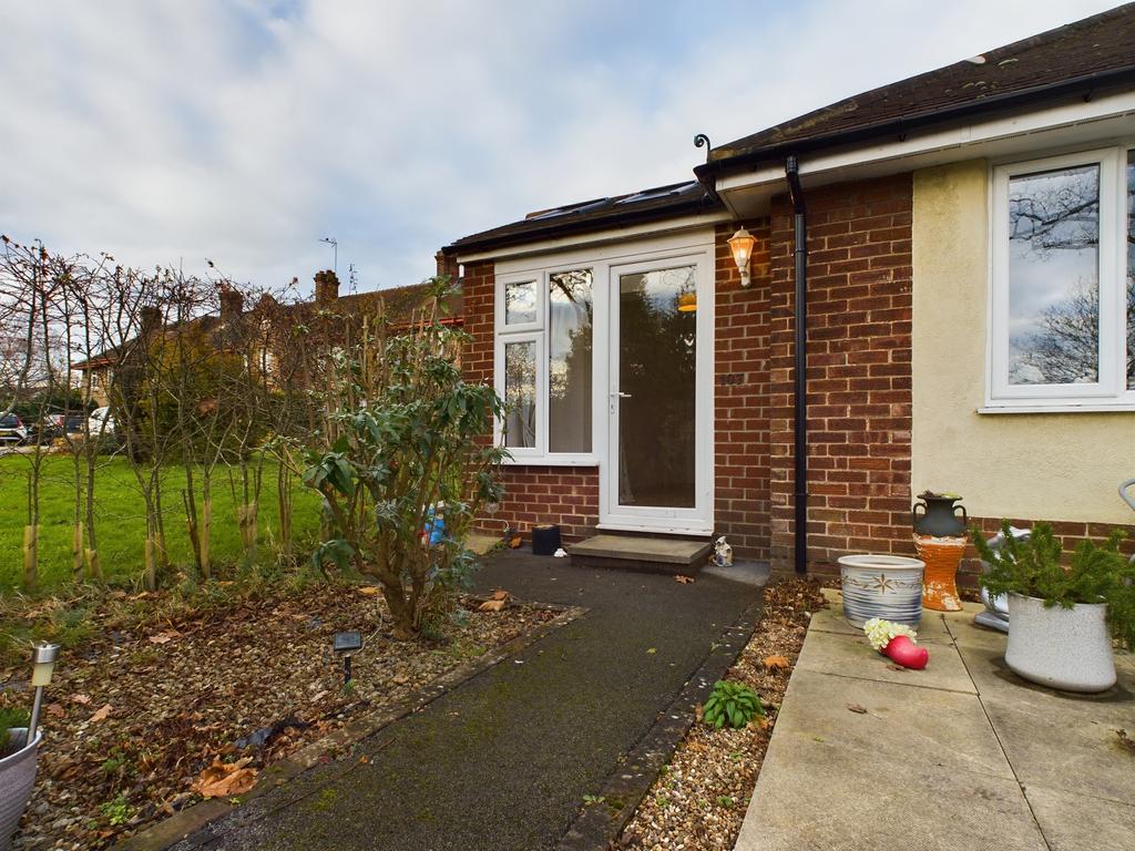 Knaresborough Road, Harrogate, HG2 1 bed bungalow £675 pcm (£156 pw)