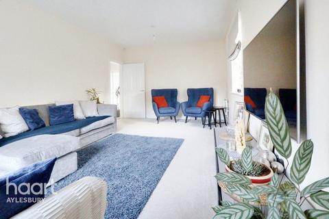 5 Amber Close, Aylesbury, HP18 0UG