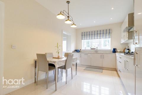 5 Amber Close, Aylesbury, HP18 0UG