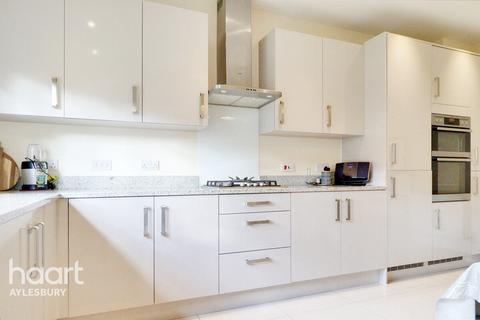 5 Amber Close, Aylesbury, HP18 0UG