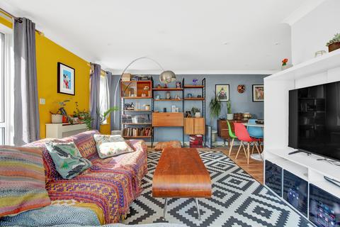 2 bedroom flat for sale - Tramway Court, E1