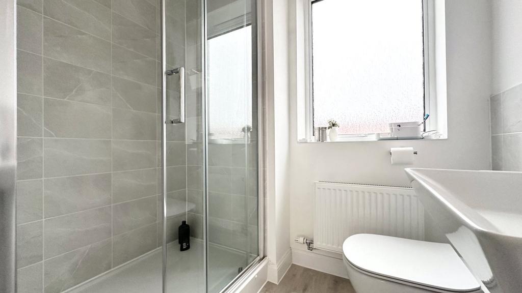 Ensuite To Bedroom 1