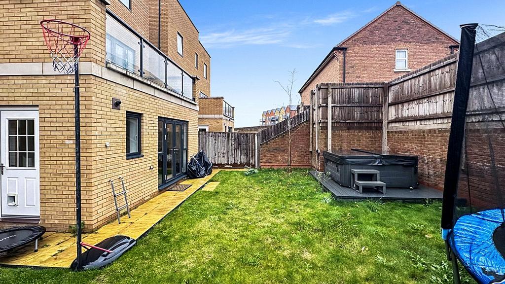 Rear Garden:
