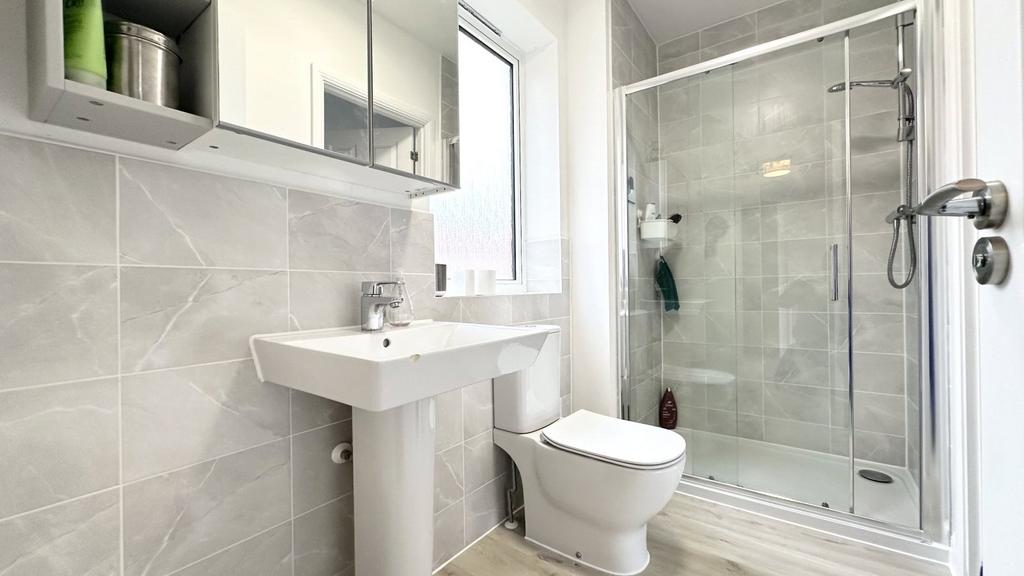 Jack'n'Jill Bathroom