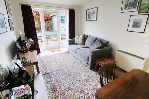 6 Icknield Court, Bidford On Avon, Alcester, B50 4AZ