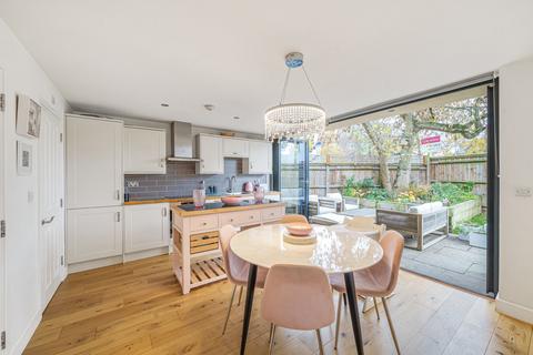 2 bedroom detached house for sale - Grove Terrace, Teddington, TW11