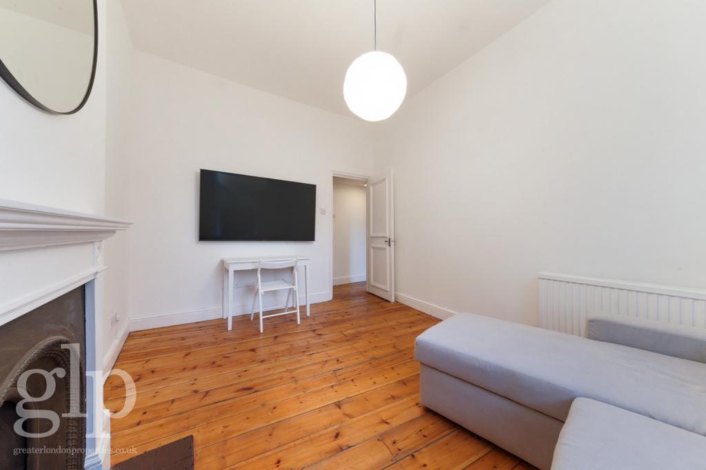 Apartment in Greater London - View 5