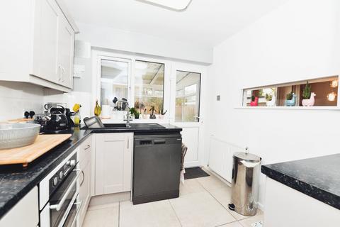 3 bedroom end of terrace house for sale - York Avenue, New Milton, BH25
