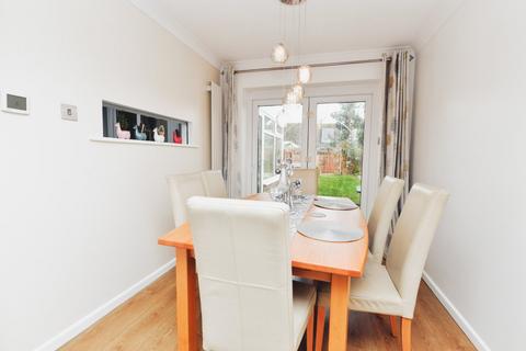 3 bedroom end of terrace house for sale, York Avenue, New Milton, Hampshire, BH25