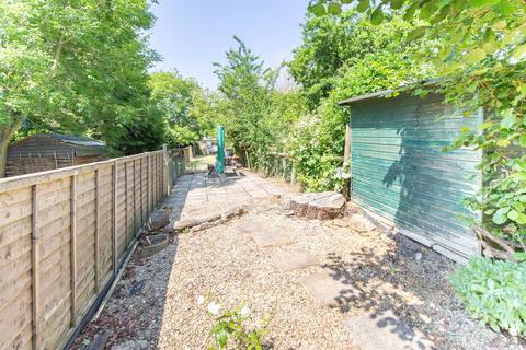 8 Gastons Road, Malmesbury, SN16 0BE