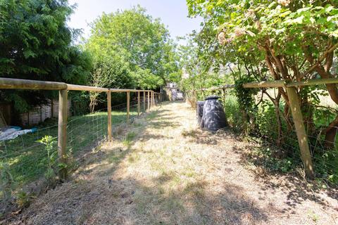 8 Gastons Road, Malmesbury, SN16 0BE