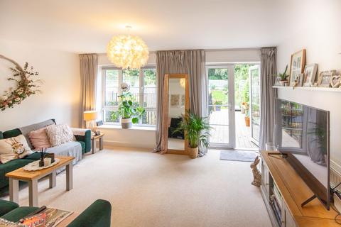 4 Cole Close, Malmesbury, SN16 9FU
