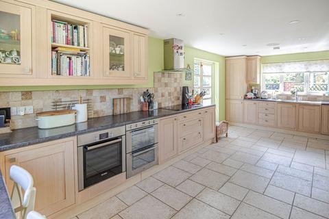 4 bedroom detached house for sale - Meadow Lane, Little Somerford, SN15