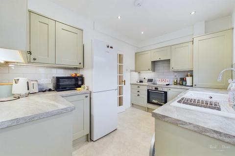 2 bedroom flat for sale, Hurst Road, Eastbourne