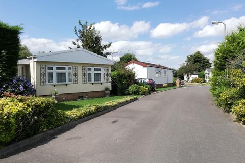 2 bedroom park home for sale - Chertsey, Surrey, KT16