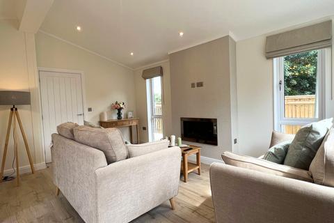 2 bedroom park home for sale, Chertsey, Surrey, KT16