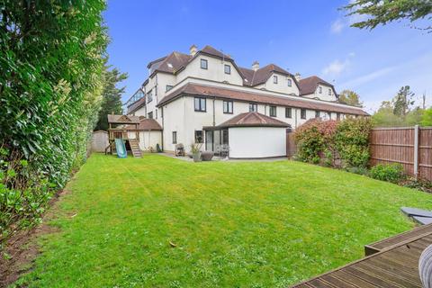 4 bedroom townhouse to rent - Carew Road, Northwood, HA6