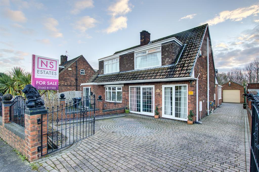 Kader Avenue, Acklam, Middlesbrough, TS5 3 bed semidetached house for