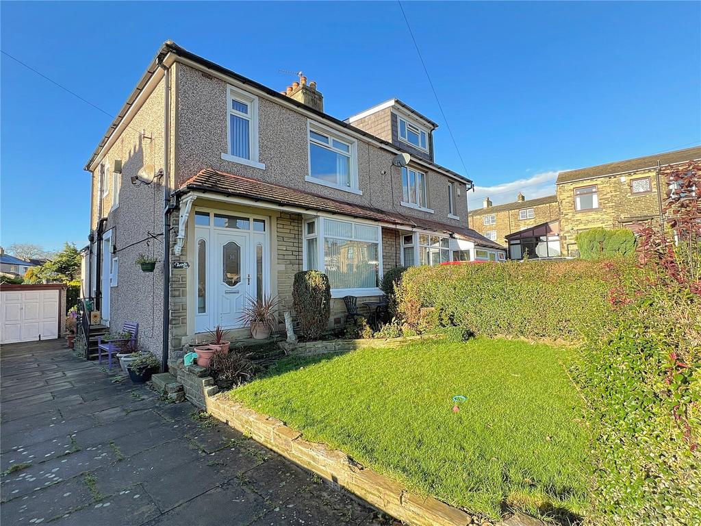 Moorside Road, Bradford, BD2 3 bed semidetached house for sale £210,000