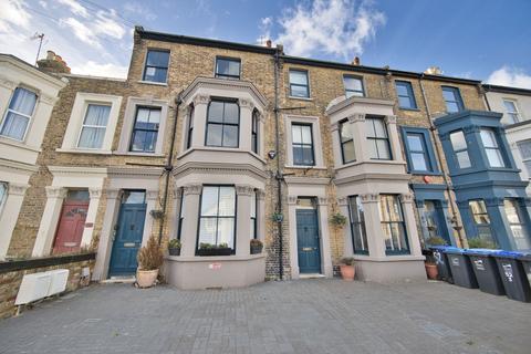 1 bedroom flat for sale - Sweyn Road, Cliftonville, CT9