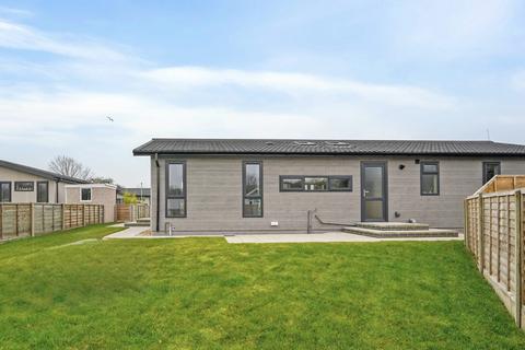 2 bedroom park home for sale, Chelmsford, Essex, CM2