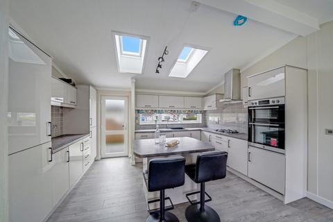 2 bedroom park home for sale, Chelmsford, Essex, CM2