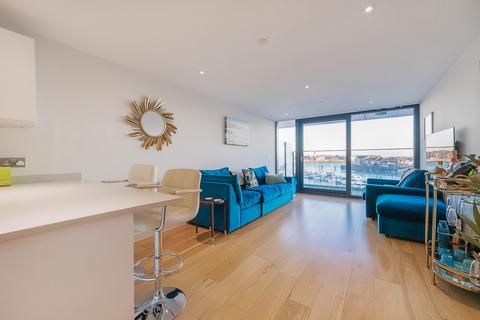 2 bedroom apartment to rent - Admirals Quay, Ocean Way, Southampton, Hampshire, SO14