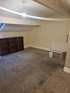 1 bedroom in a house share to rent - Bolton Road, Salford M6