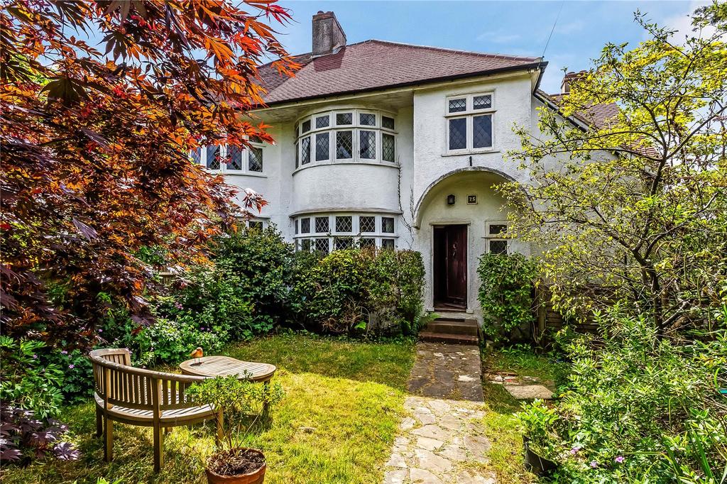 Claremont Gardens, Tunbridge Wells... 4 bed semidetached house for