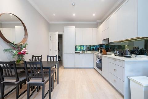 2 bedroom flat to rent, Cavendish Road, Clapham, London, SW12