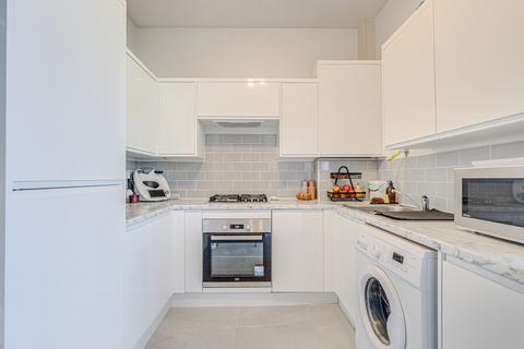 2 bedroom flat for sale, Ceylon Road, Westcliff-on-sea, SS0