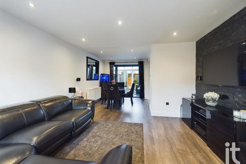 3 bedroom link detached house for sale - Wren Close, Offerton, Stockport, SK2