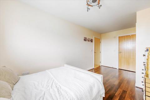 2 bedroom flat for sale - Taywood Road, Northolt, UB5