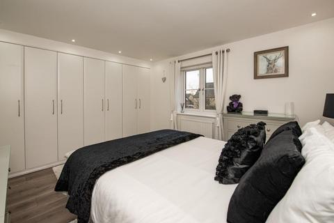 25 Cotswold Meadow, Witney, OX28 5FA