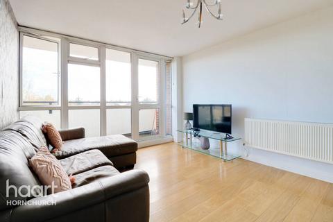 2 bedroom flat for sale - Parkhill Close, Hornchurch