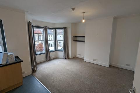 2 bedroom flat to rent, Sefton Park Road, Bristol