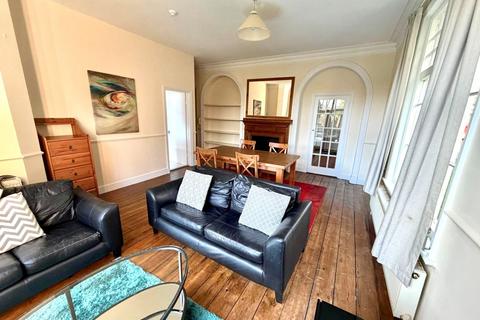 1 bedroom flat to rent, Kinburn Drive, Egham Hill, Egham, Surrey, TW20