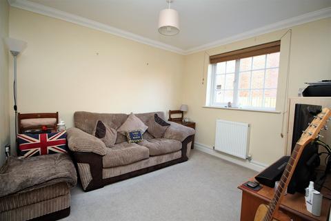 1 bedroom maisonette to rent, Orchard Lane, Alton, Hampshire, GU34