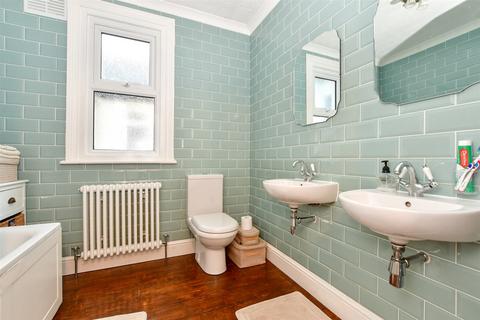 41 Barton Road, Dover, CT16 2NF