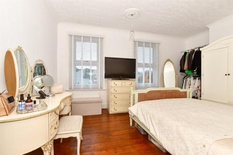 41 Barton Road, Dover, CT16 2NF