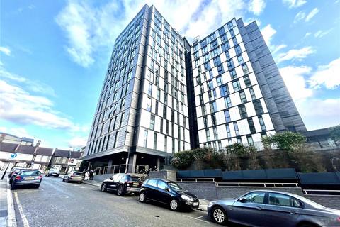 2 bedroom apartment to rent, Masons Avenue, East Croydon, CR0