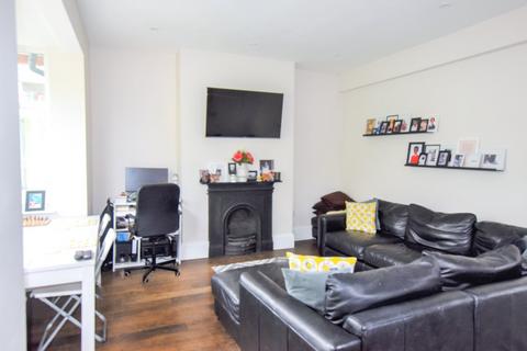 2 bedroom apartment for sale, South Norwood Hill, London, SE25