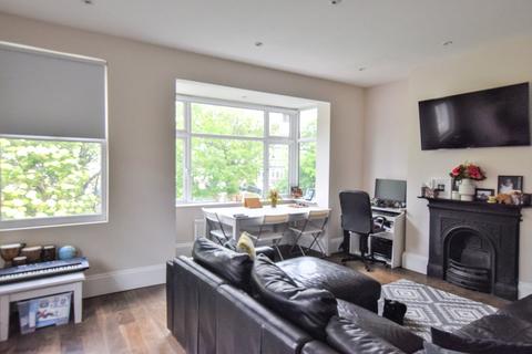 2 bedroom apartment for sale, South Norwood Hill, London, SE25