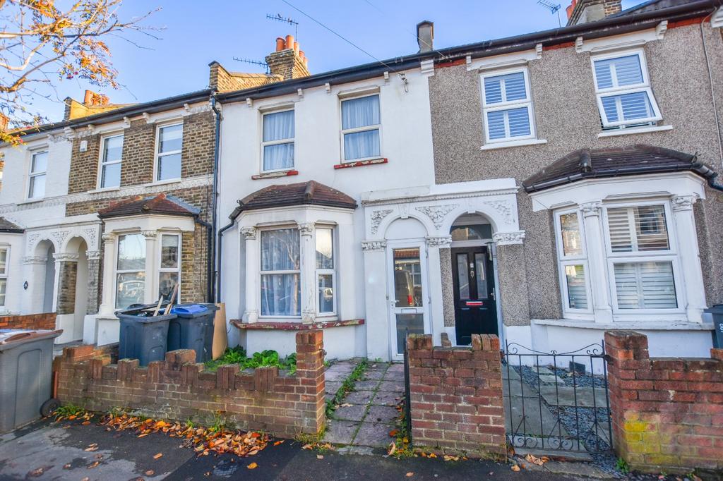 Charnwood Road, London, SE25 2 bed terraced house for sale £375,000