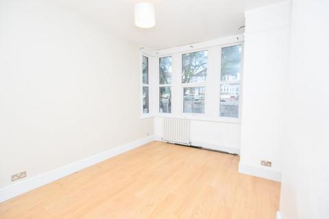 3 bedroom apartment for sale, South Norwood Hill, London, SE25