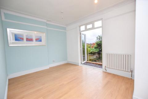 3 bedroom apartment for sale, South Norwood Hill, London, SE25