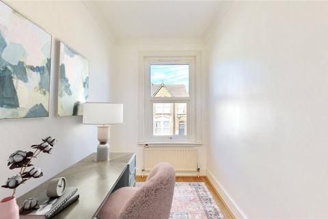 Flat B, 15 Werndee Road, London, SE25 5LB