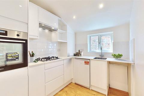 Flat B, 15 Werndee Road, London, SE25 5LB