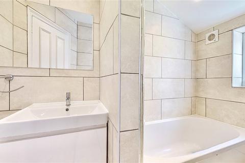 Flat B, 15 Werndee Road, London, SE25 5LB