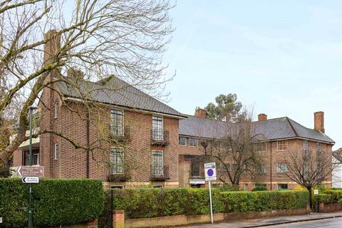 7 Berkley Close, Twickenham, TW2 5SG